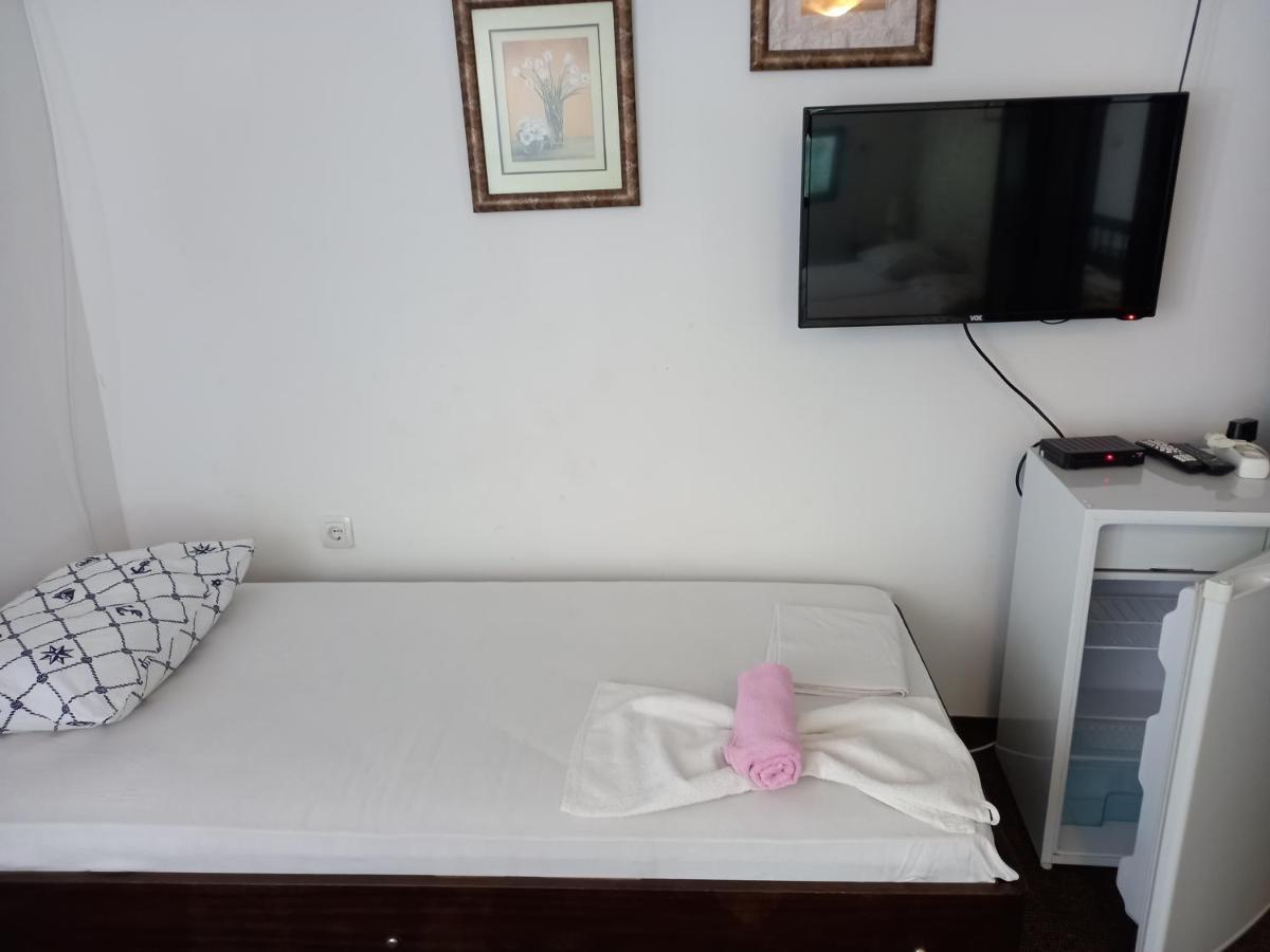 Sea View Hotel Risan Exterior foto