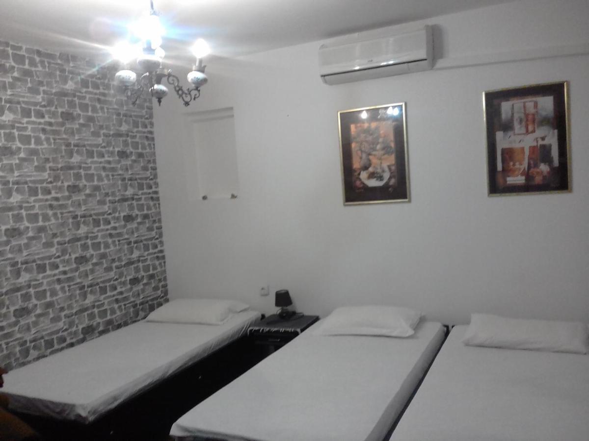 Sea View Hotel Risan Exterior foto